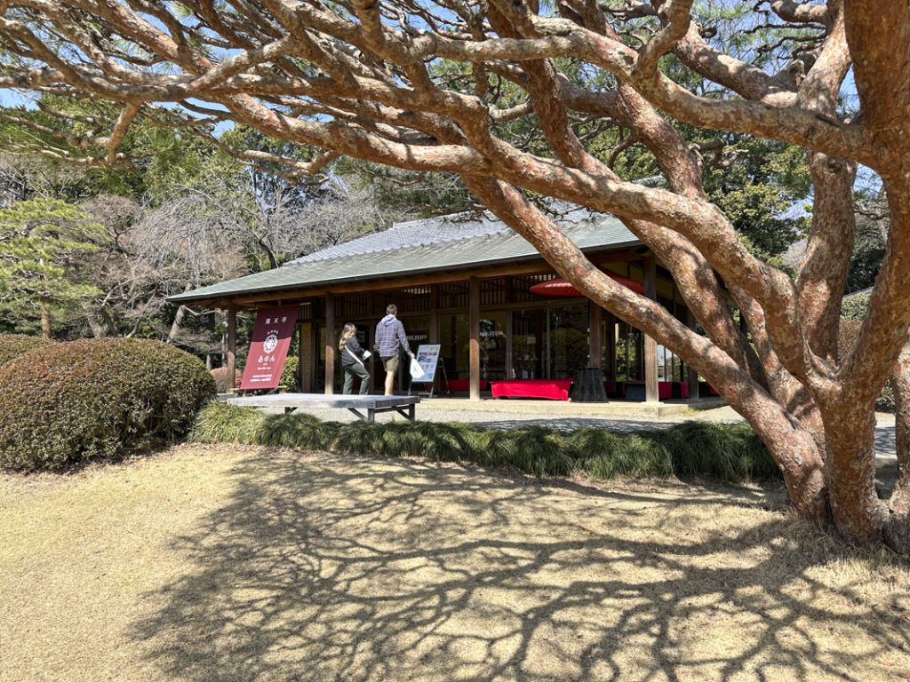 🍙 TARO TOKYO Onigiri at Shinjuku Gyoen: Rice Ball Delights in a Historic Tea House