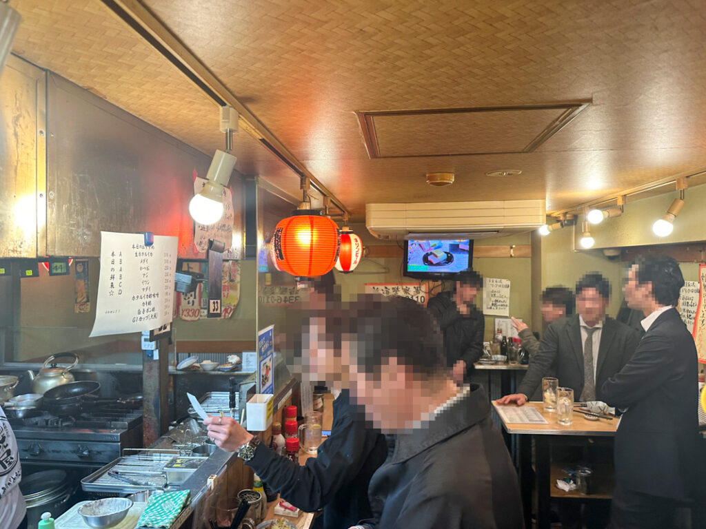 Shinjuku West’s Senbero Spot: Affordable Drinks and Must-Try “Taiwan Yakisoba” at Tachinomi Banpaiya Omoide Yokocho