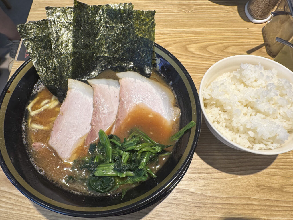 Authentic Yokohama Iekei Ramen in Ichigaya: Directly Trained Under Yoshimuraya, “Yokohama Iekei Ramen Tetsuya Ichigaya” Serves a Perfect Summer Bowl of Chashu Ramen