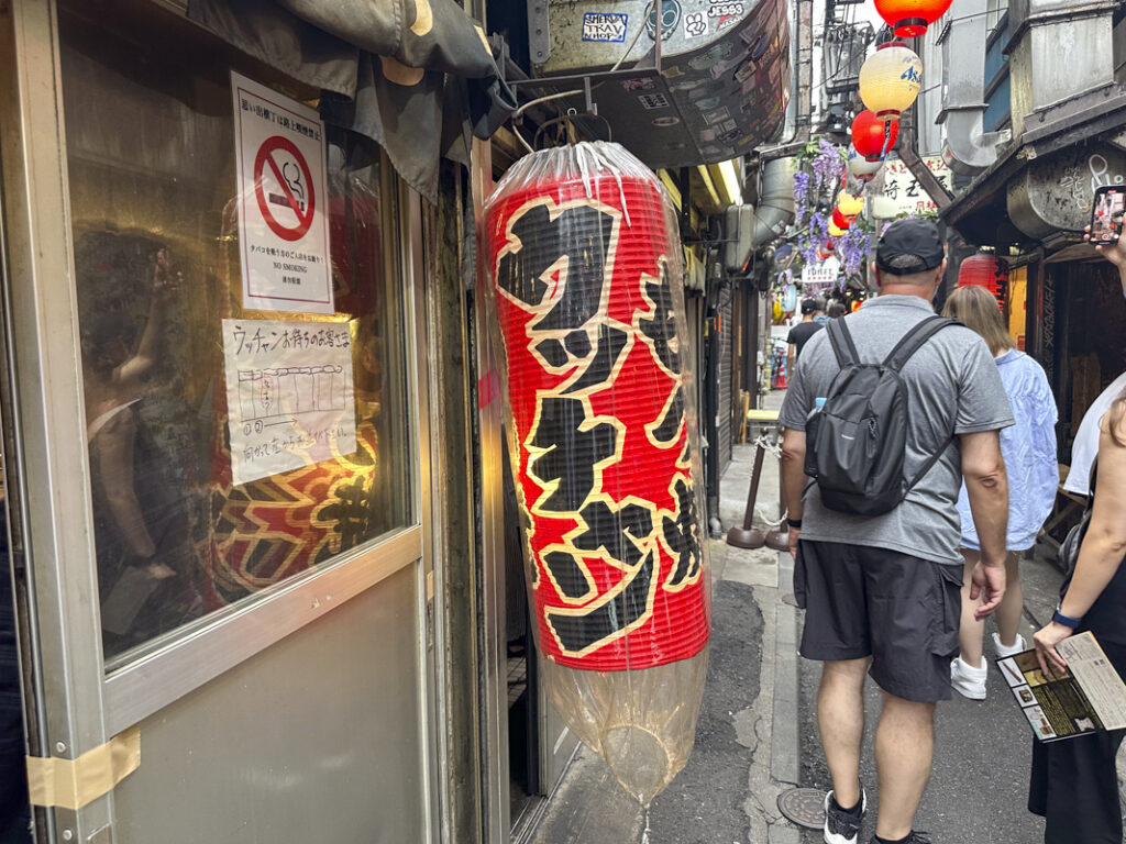 One-Day Food Tour in Shinjuku: From Morning Cafés to Izakaya Nightlife