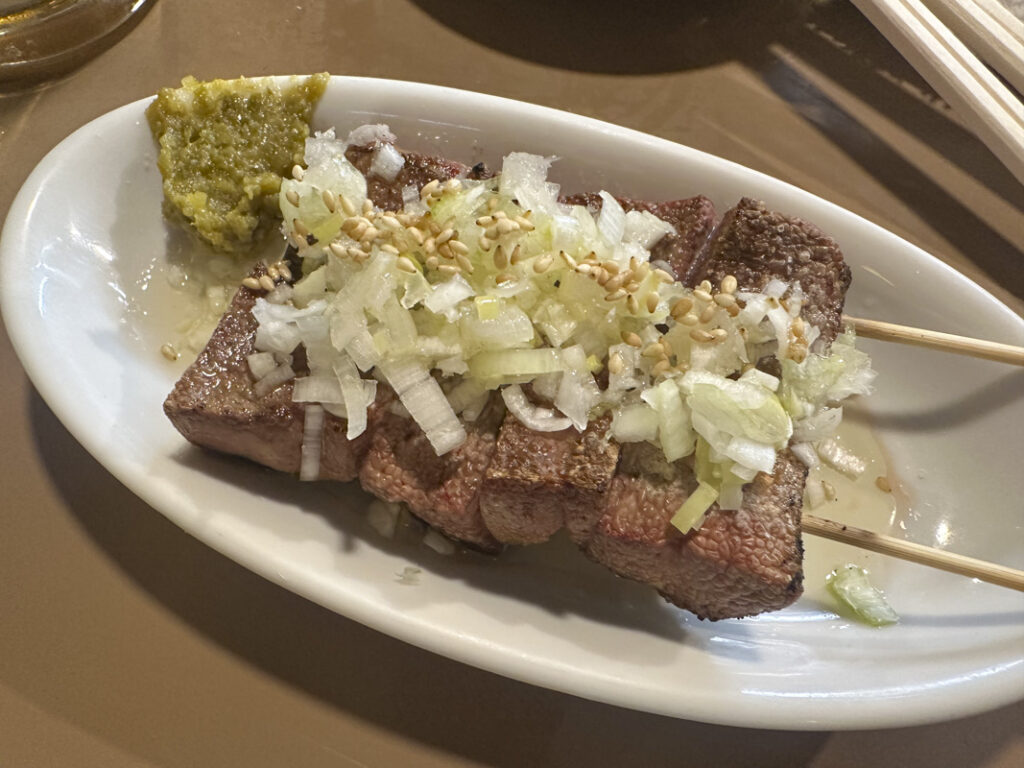 Popular Izakaya in Shinjuku Omoide Yokocho: “Motsuyaki Ucchan” and Its Must-Try Dishes