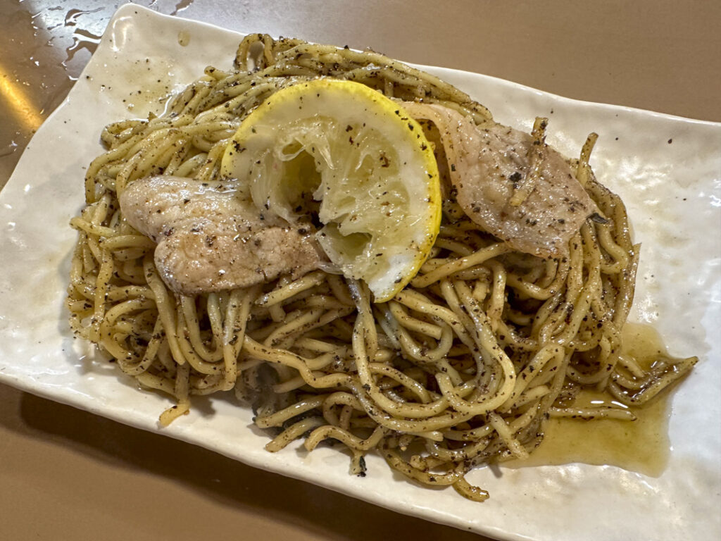 One-Day Food Tour in Shinjuku: From Morning Cafés to Izakaya Nightlife