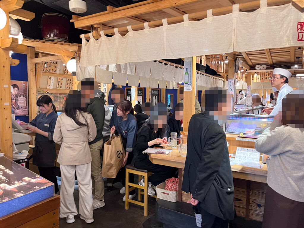 Standing Sushi & Sake at “Tachizushi Yokocho Shinjuku Nishiguchi” — Enjoy Fresh Nigiri and Delicious Snacks with Half-Price Sours and Highballs!