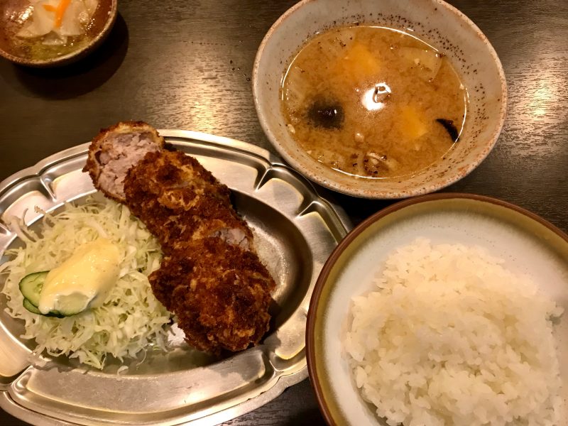 Oroji in Shinjuku: Classic Tonkatsu Restaurant Serving the Original “Ton-don” Curry Cutlet Bowl