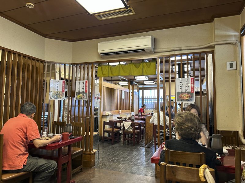 Kinjoan Main Store in Waseda: A Century-Old Soba Restaurant Serving Katsu-Don Sets and Tempura Soba