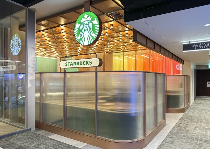 Starbucks at Tokyu Kabukicho Tower: Seating, Flow & What to Expect