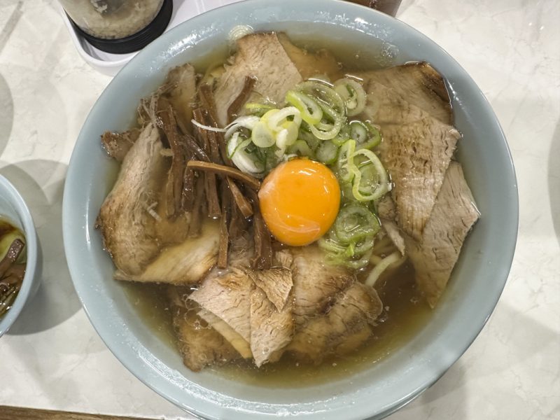 Shinjuku’s Kuma-chan Ramen: Thin-Cut Chashu That Melts in Your Mouth