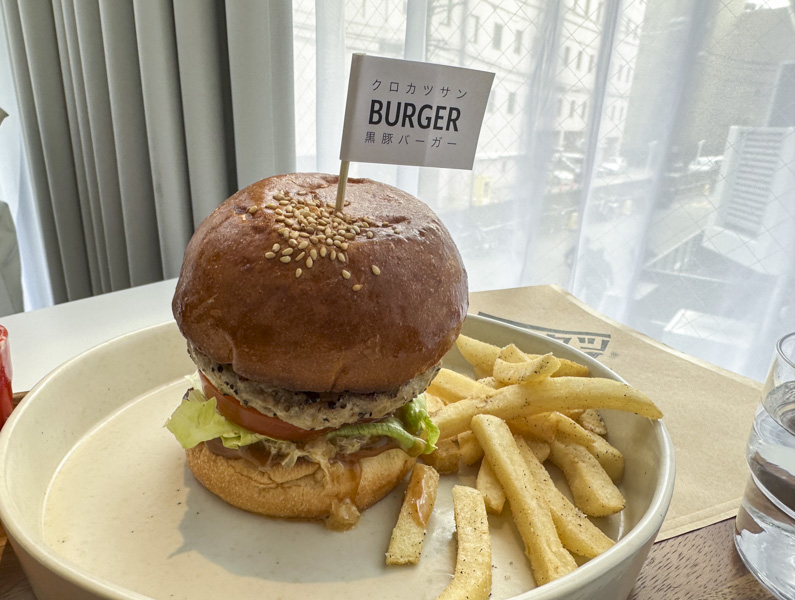 Best Hamburgers in Shinjuku: 8 Must-Try Spots for 2025
