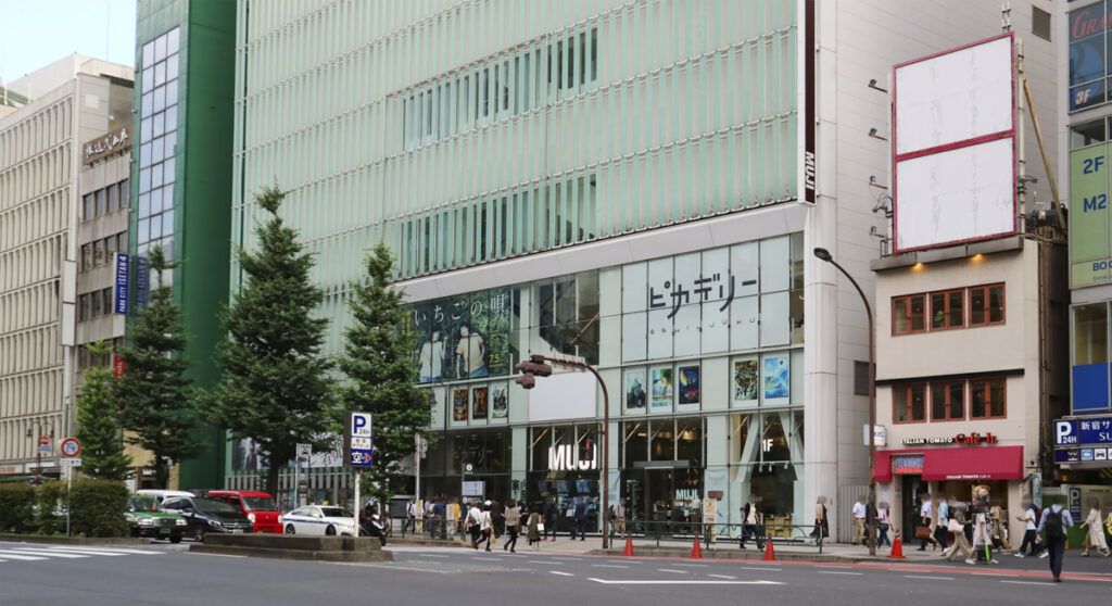 A Complete Shinjuku East Exit Travel Guide: Entertainment and Shopping Hub