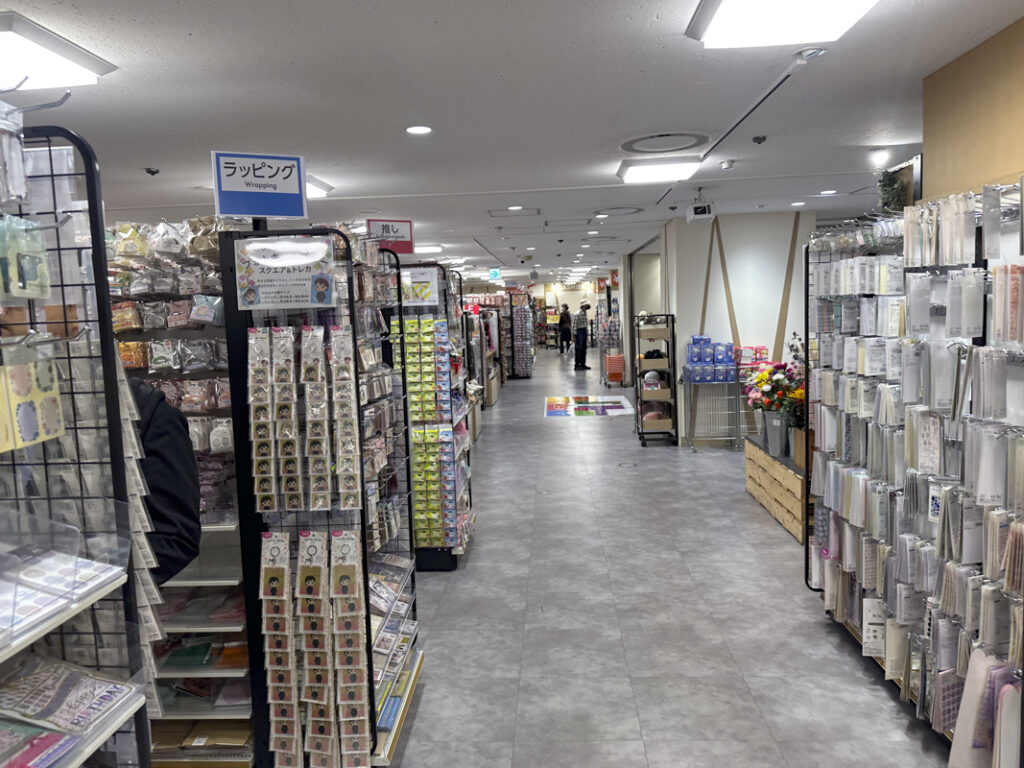 100 Yen Shops in Shinjuku: Where to Find Daiso, Seria, Can★Do, and 3COINS