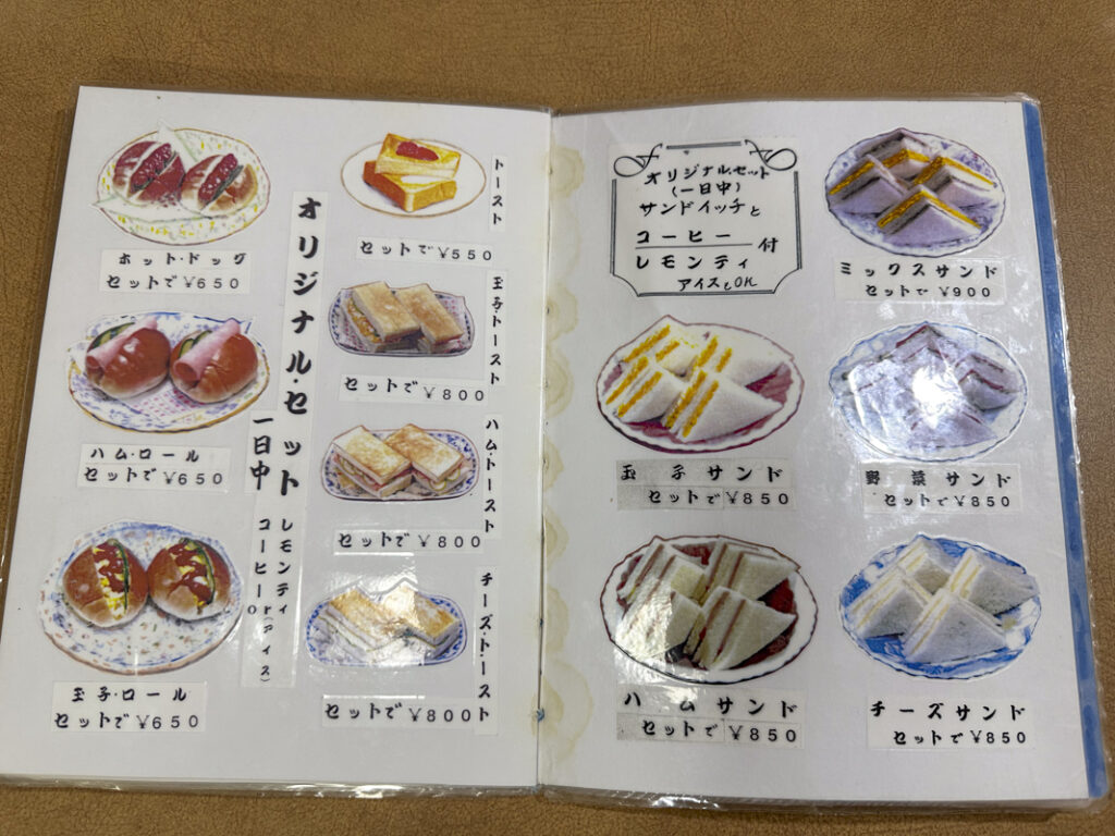 Kagurazaka Retro Café “Fontaine” (since 1967): One-Coin Morning & Mixed Sandwich