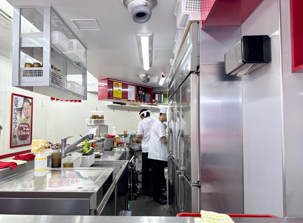 24-Hour Ramen in Kabukicho: Chuka Soba and Chashu Ramen at Nagichan Ramen