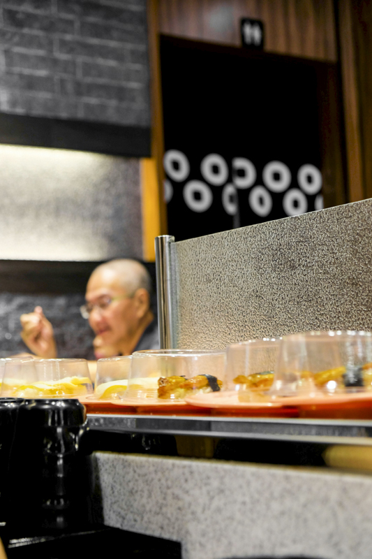 Conveyor Belt Sushi Chains in Shinjuku: Popular Affordable Sushi Spots