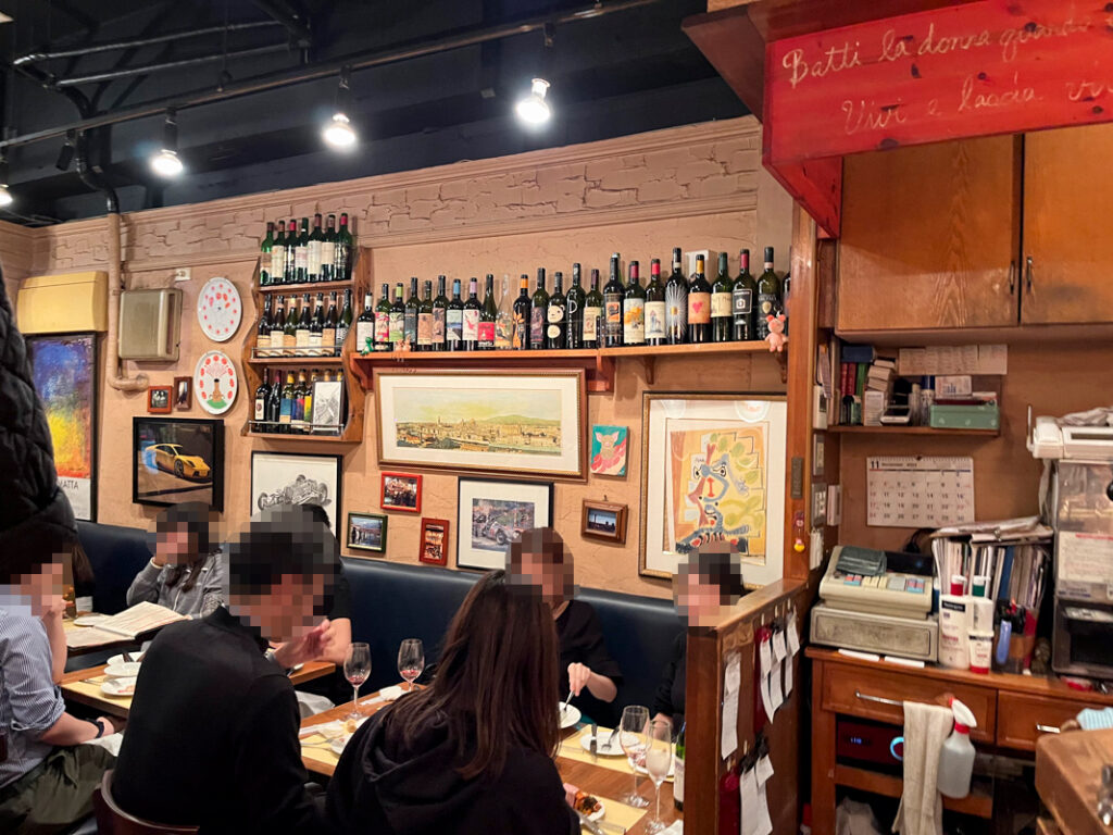 Authentic Neapolitan Pizza in Kabukicho: Pizzeria LUMEN’s Margherita and Meatball Spaghetti
