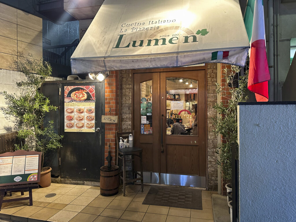 Authentic Neapolitan Pizza in Kabukicho: Pizzeria LUMEN’s Margherita and Meatball Spaghetti