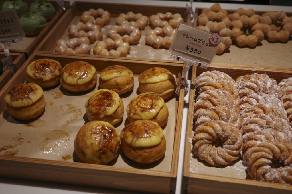 Kagurazaka Cafe: Fresh Donut Specialty Shop we♡donut Kagurazaka