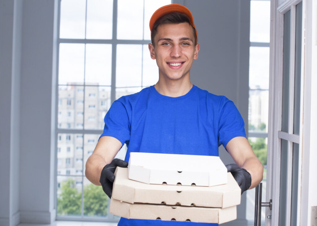 Pizza Delivery in Shinjuku: Major Chains, Coverage Areas, and How to Order