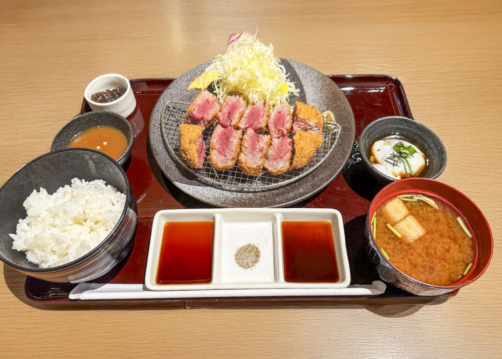 Shinjuku Gyukatsu Guide: What Gyukatsu Is, How to Eat It, and Where to Try It