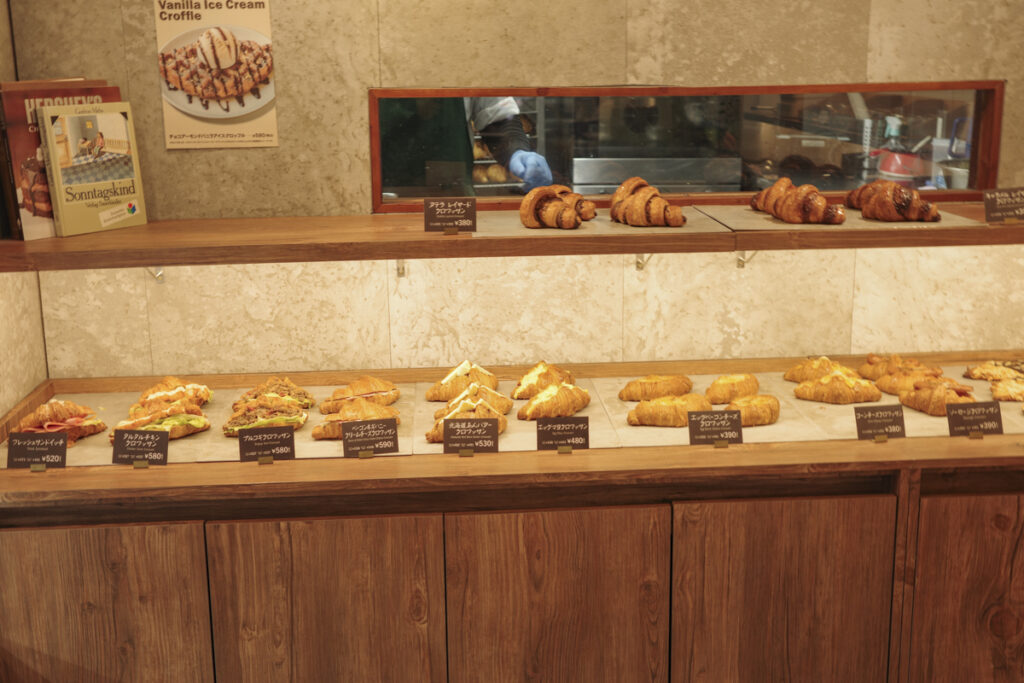 The Bake Factory in Shin-Okubo: A Quiet Bakery Café for Brunch and Korean-Style Croissant Creations