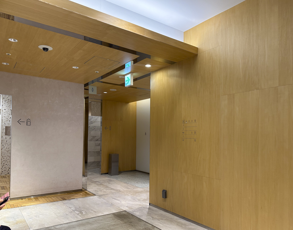 Shinjuku Toilet Guide 2026: Area-by-Area Restrooms, 24-Hour Options, and Handy Spots