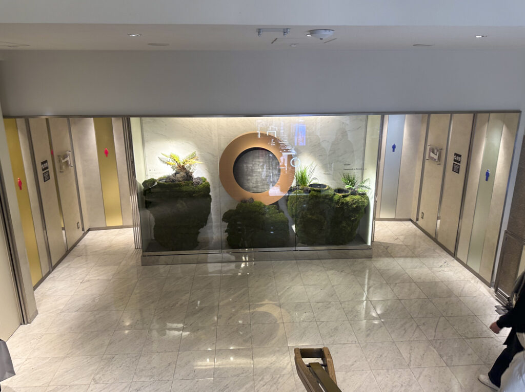 Shinjuku Toilet Guide 2026: Area-by-Area Restrooms, 24-Hour Options, and Handy Spots