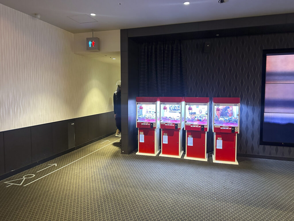 Shinjuku Toilet Guide 2026: Area-by-Area Restrooms, 24-Hour Options, and Handy Spots