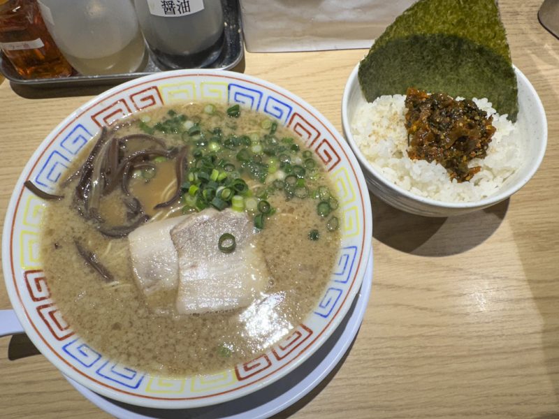 Yotsuya Tonkotsu Ramen: “Taiheiken” Near Yotsuya-Sanchome Station
