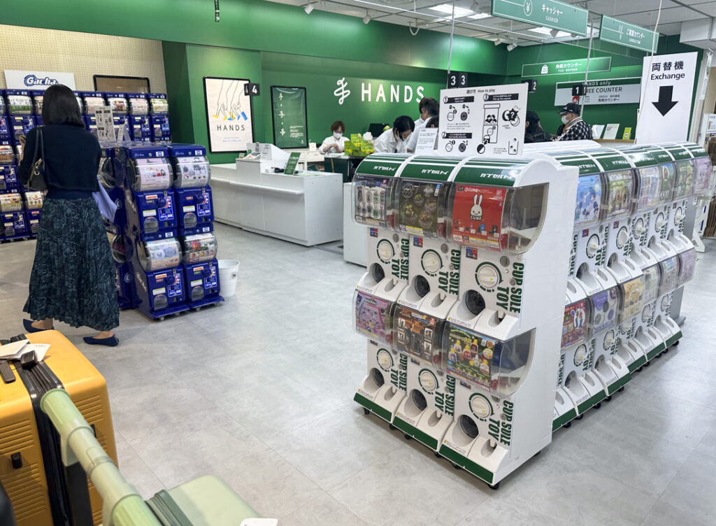 Shinjuku Takashimaya Guide: Shops, Restaurants, and Food Hall at a Major Department Store