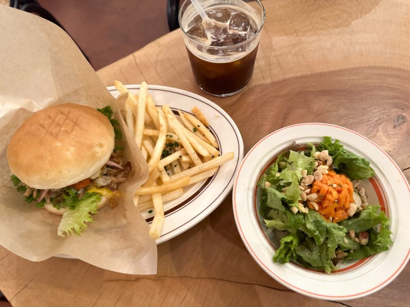 Shinjuku West Hotel Café & Diner: 16 Craft Beers and Lunch Plates at WPU CAFE & DINER